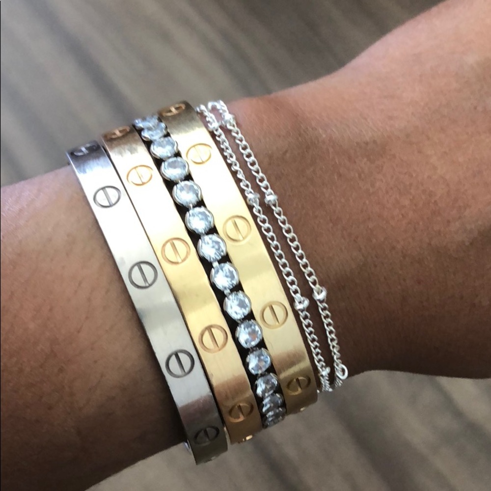 Silver Plated Double Layered Chain Bracelet...